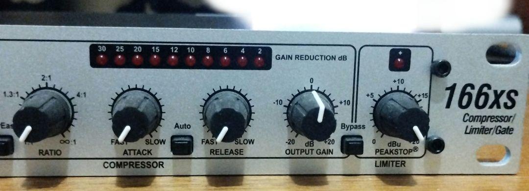 dbx 166xs Compressor by HARMAN コンプレッサー