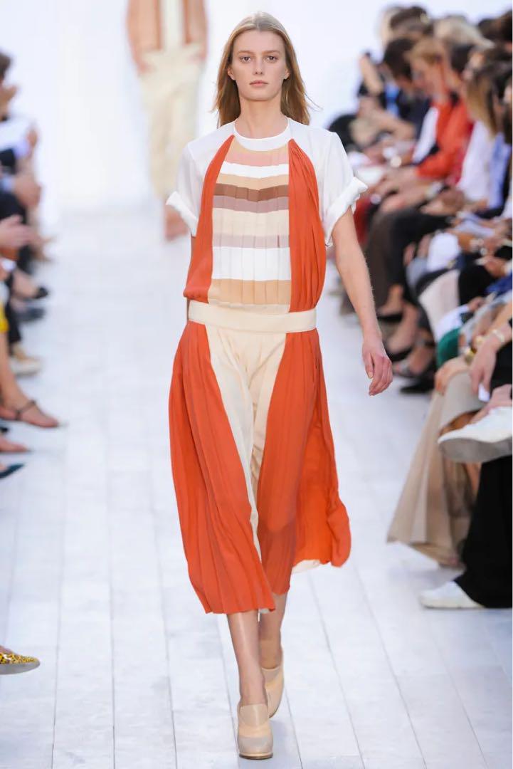 信頼も高い Chloé ランウェイ 艶めく挿し色オレンジ コットンソー - メルカリ カットソー(半袖+袖なし)