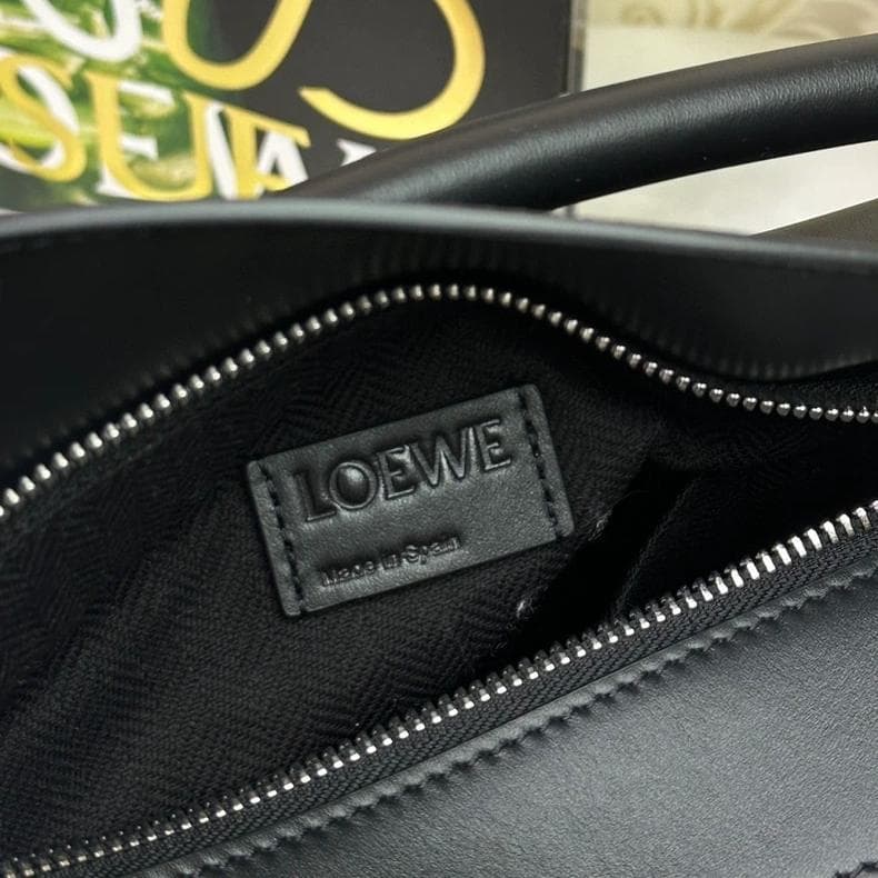 LOEWE 黒 ショルダーバッグ ジオメトリックデザイン