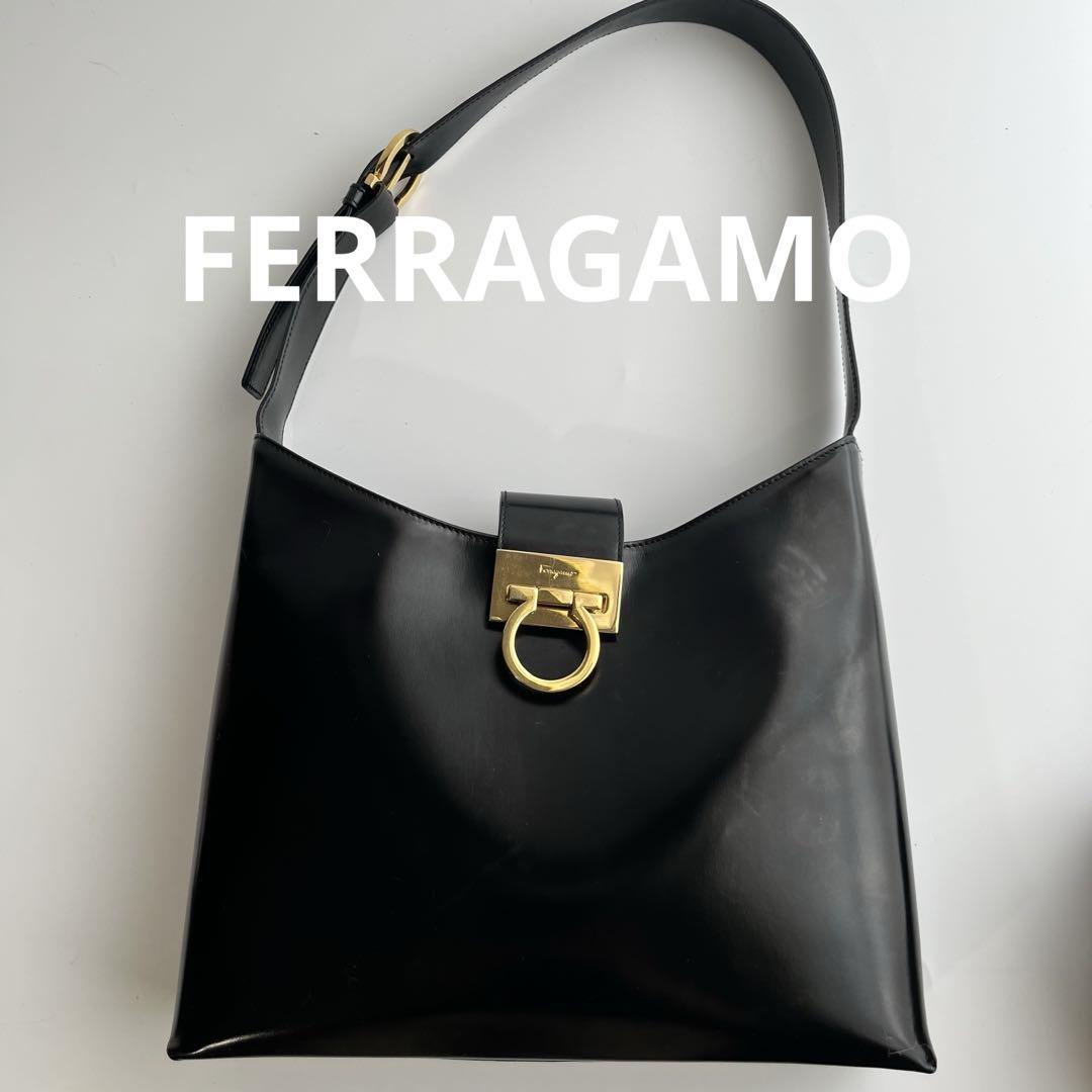 W*!様 【美品】Salvatore Ferragamo ブラックレザーショルダ FERRAGAMO フェラガモ ブラックレザーショルダーバッグ - メルカリ