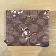 クラシック COACH ⭐️ 新品 ⭐️コーチ メルカリ - 二つ折り財布 猫柄 ネコ 小物