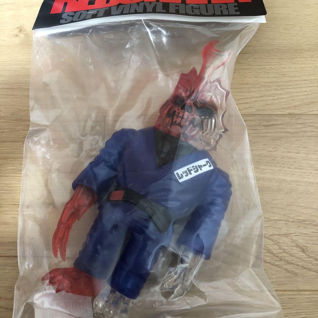 レッドシャーク RED SHARK/ソフビ/スカルビートル/ブルークリアー道着Ver.｜墓場の画廊ONLINE STORE