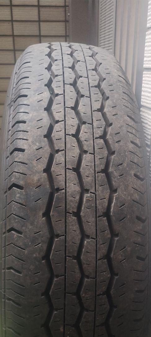 ハイエース15インチ タイヤ・ホイールセット新車外し