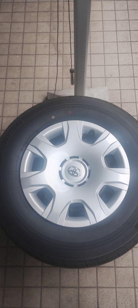 ハイエース15インチ タイヤ・ホイールセット新車外し