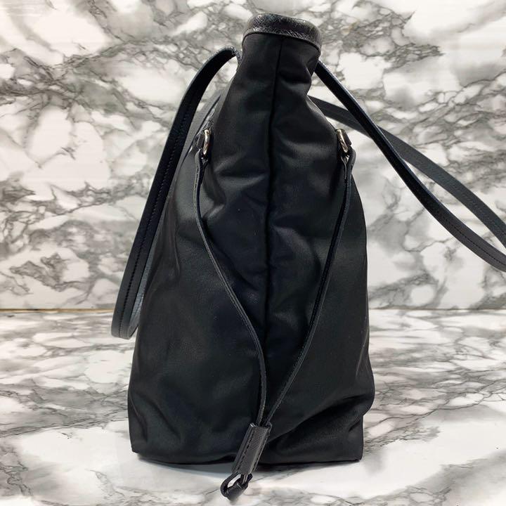 ハンドバッ⇃ 極美品✨プラダ ロゴ金具 ブラック SIltw-m43503988536 テスートナイロン×レザー トートバッグ ルダー