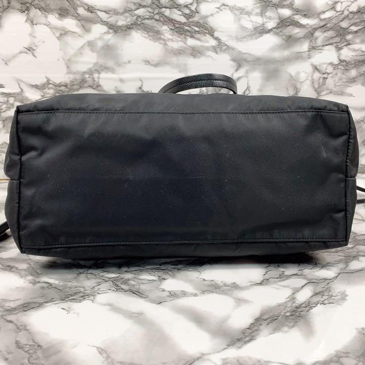 ハンドバッ⇃ 極美品✨プラダ ロゴ金具 ブラック SIltw-m43503988536 テスートナイロン×レザー トートバッグ ルダー