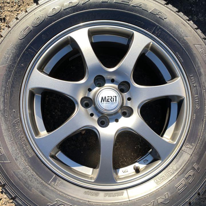 MERIT スタッドレスタイヤ付き　215/65R16 ノア、セレナなどに！