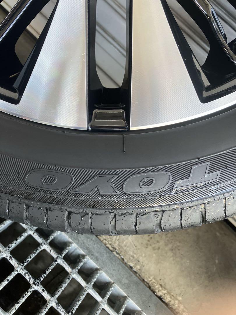 車　タイヤホイールセット　18インチ