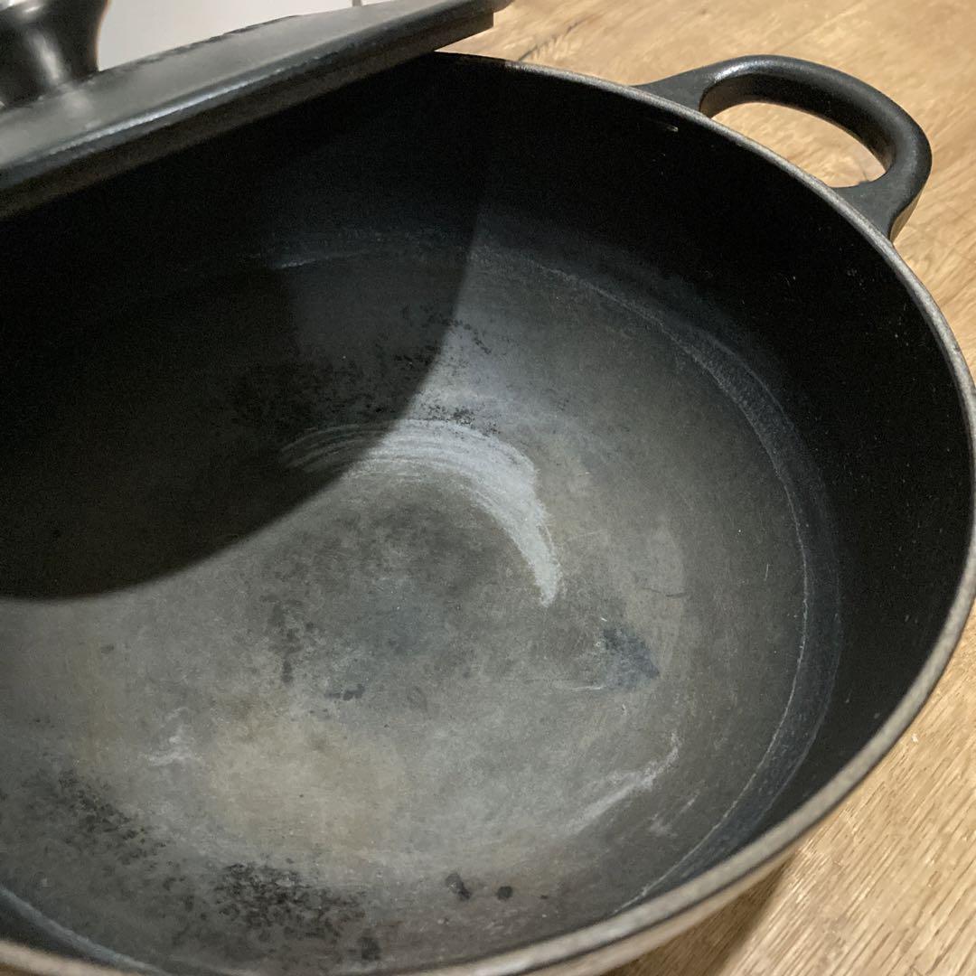 ル・クルーゼ(Le Creuset) 22 cm マットブラックホーロー鍋