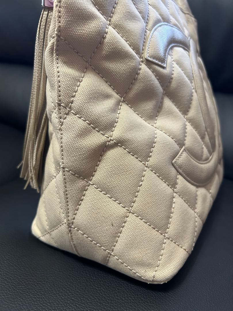 Chanel ベージュ キルティング ハンドバッグ