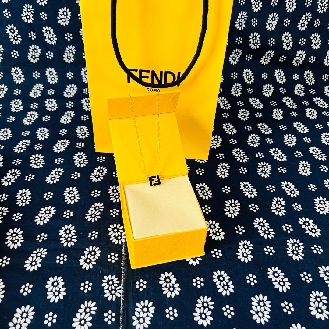 卍 上品♪FENDI