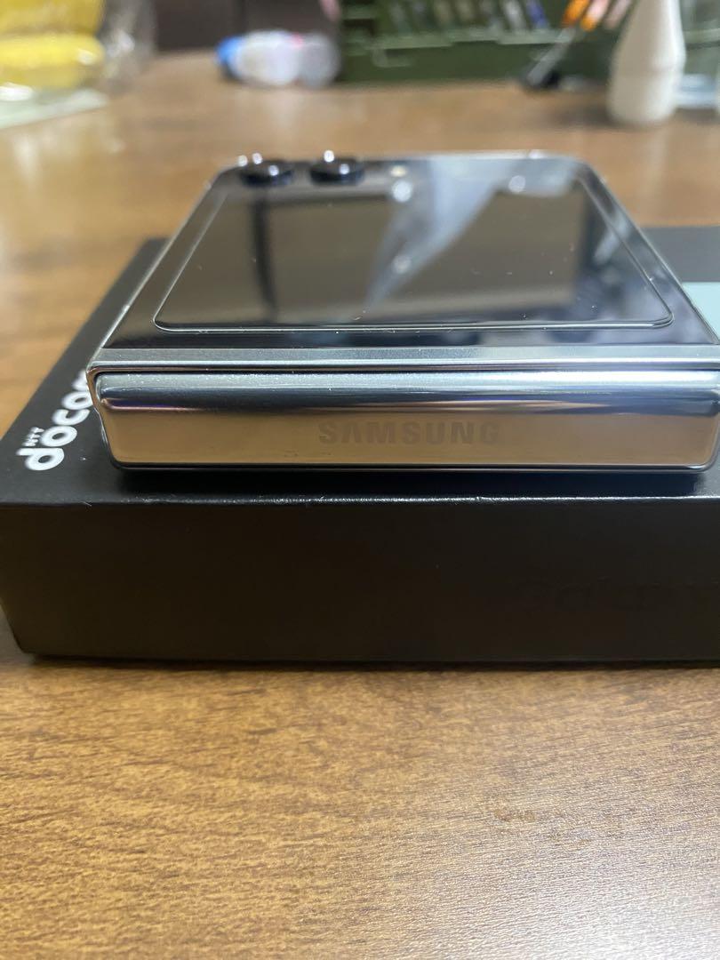 Galaxy Z Flip5 SC-54D docomo SIMフリー 残債無 Galaxy Z Flip5 SC-54D docomo SIMフリー 残債無