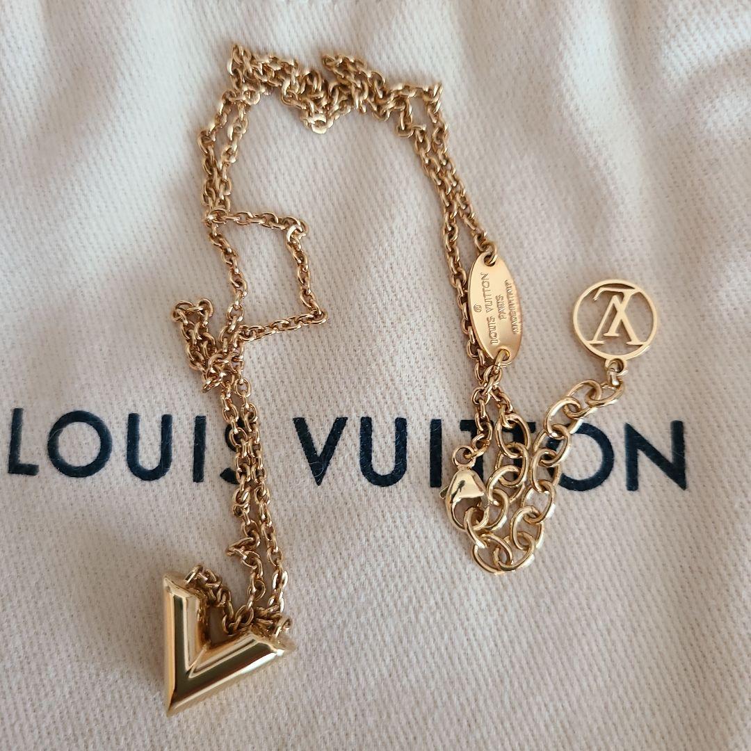 エッセンシャルVネックレスLOUIS VUITTON