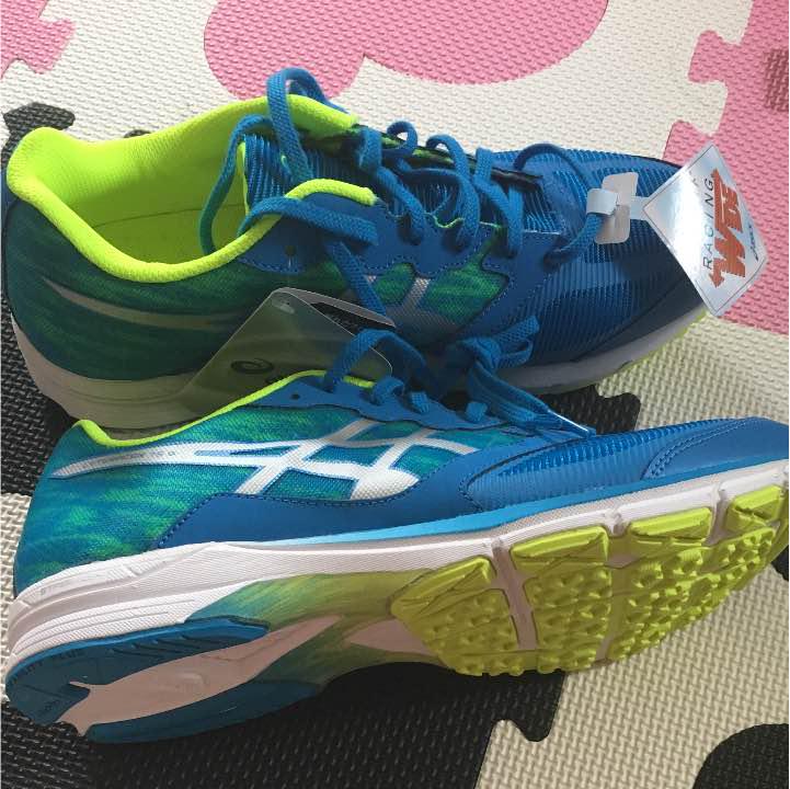 アシックス 蛍光黄色水色シューズ