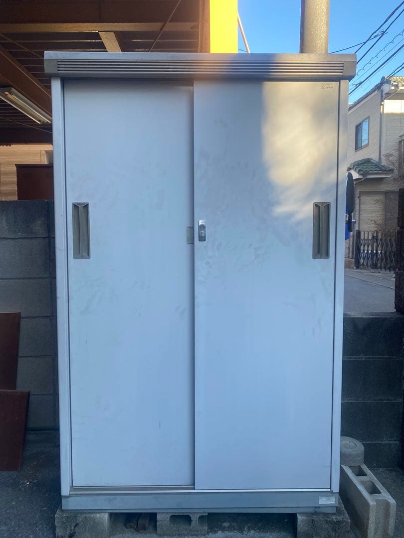 イナバ物置 倉庫傷や汚れあり