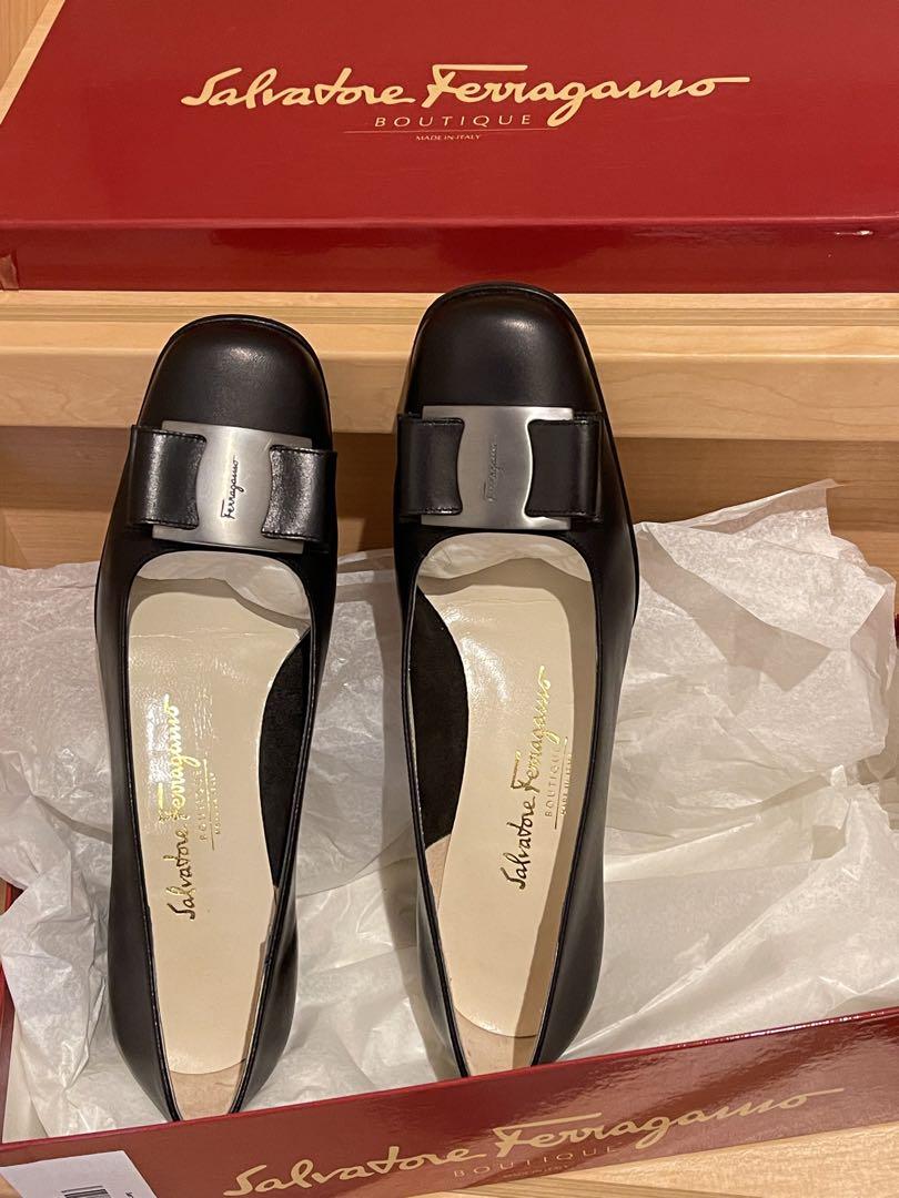 Salvatore Ferragamo ブラックフェラガモパンプス黒