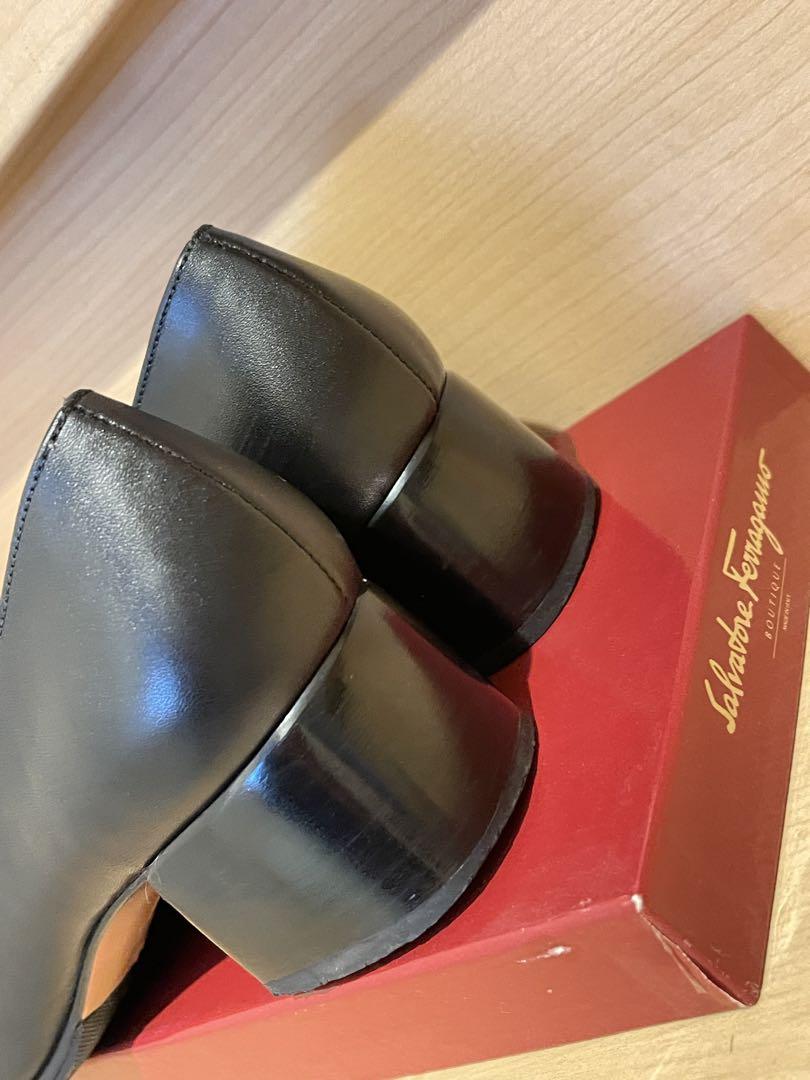 Salvatore Ferragamo ブラックフェラガモパンプス黒