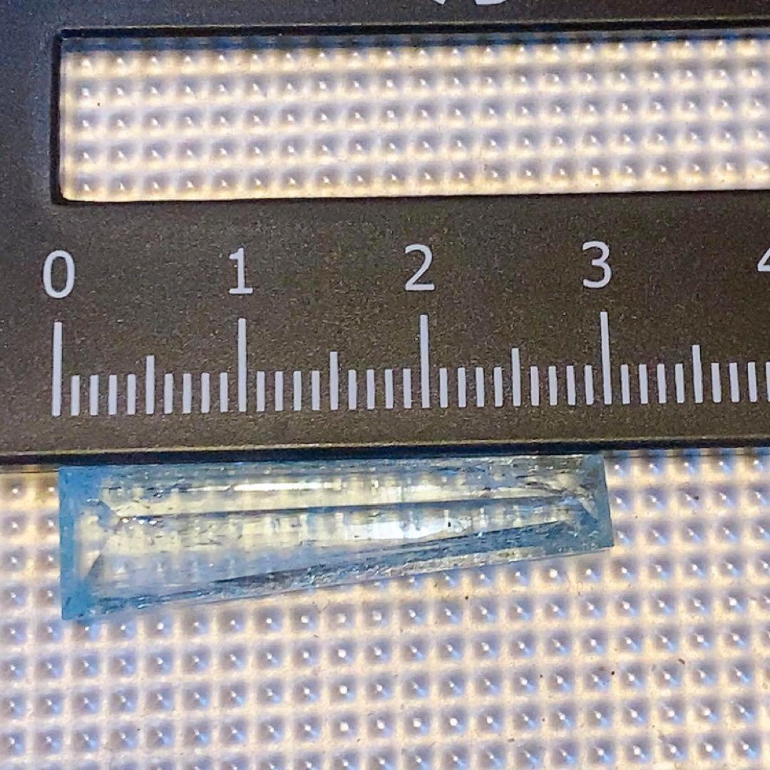 原石アクアマリン柱ベトナム産3.0cm希少天然石2155