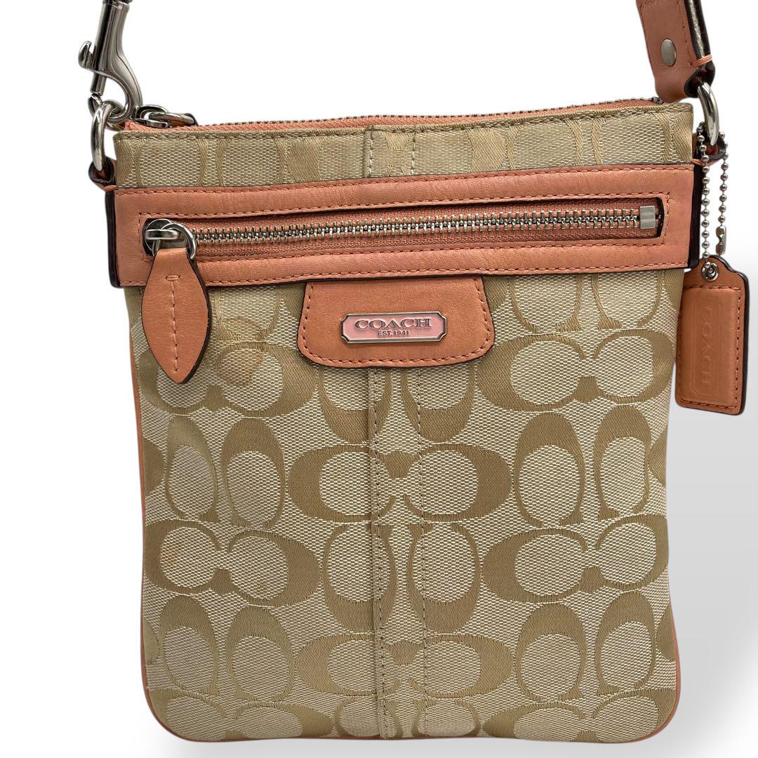 極美品　COACH コーチ ショルダーバッグ　シグネチャー ベージュ ピンク