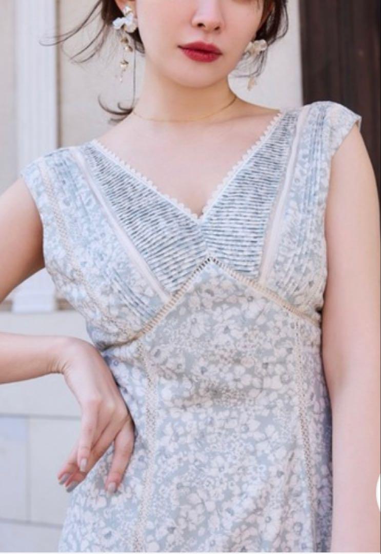 Her lip to Lace Trimmed Floral DressサイズM