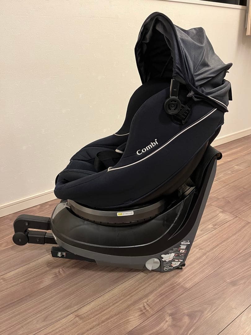 Combi クルムーヴ スマート ISOFIX 回転式チャイルドシート ネイビー Combi クルムーヴ スマート ISOFIX 回転式チャイルドシート ネイビー
