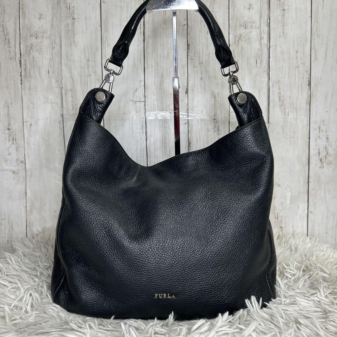 良品 842 フルラ ワンショルダーバッグ シボ革 レザー ブラック A4 FURLA シボ革 ワンショルダーバッグ ブラック レザーバッグ