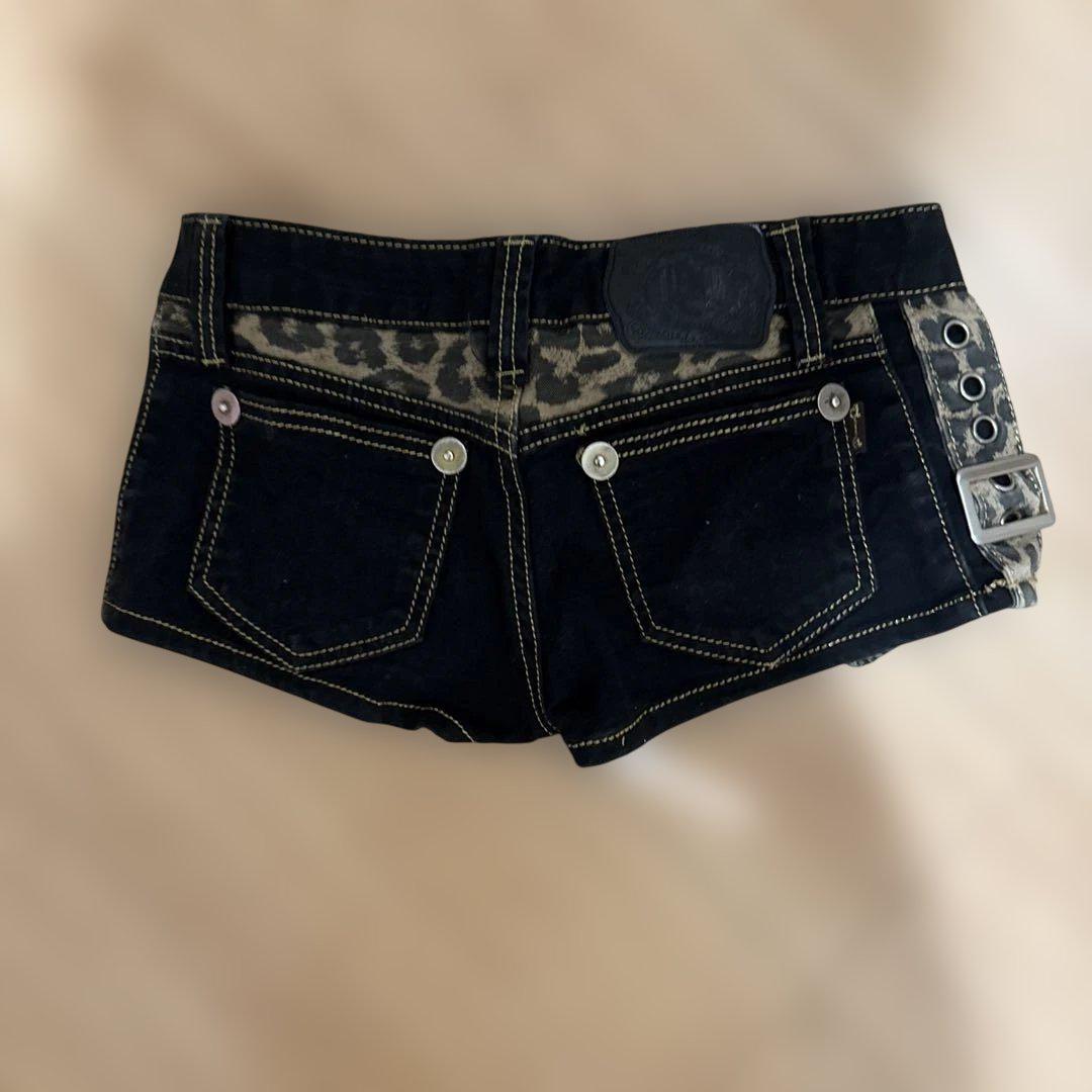 d.i.a ヒョウ柄ショートパンツ　サイズ26 d.i.a - d.i.a. ショートパンツ レッド ヒョウ柄 26の通販 by