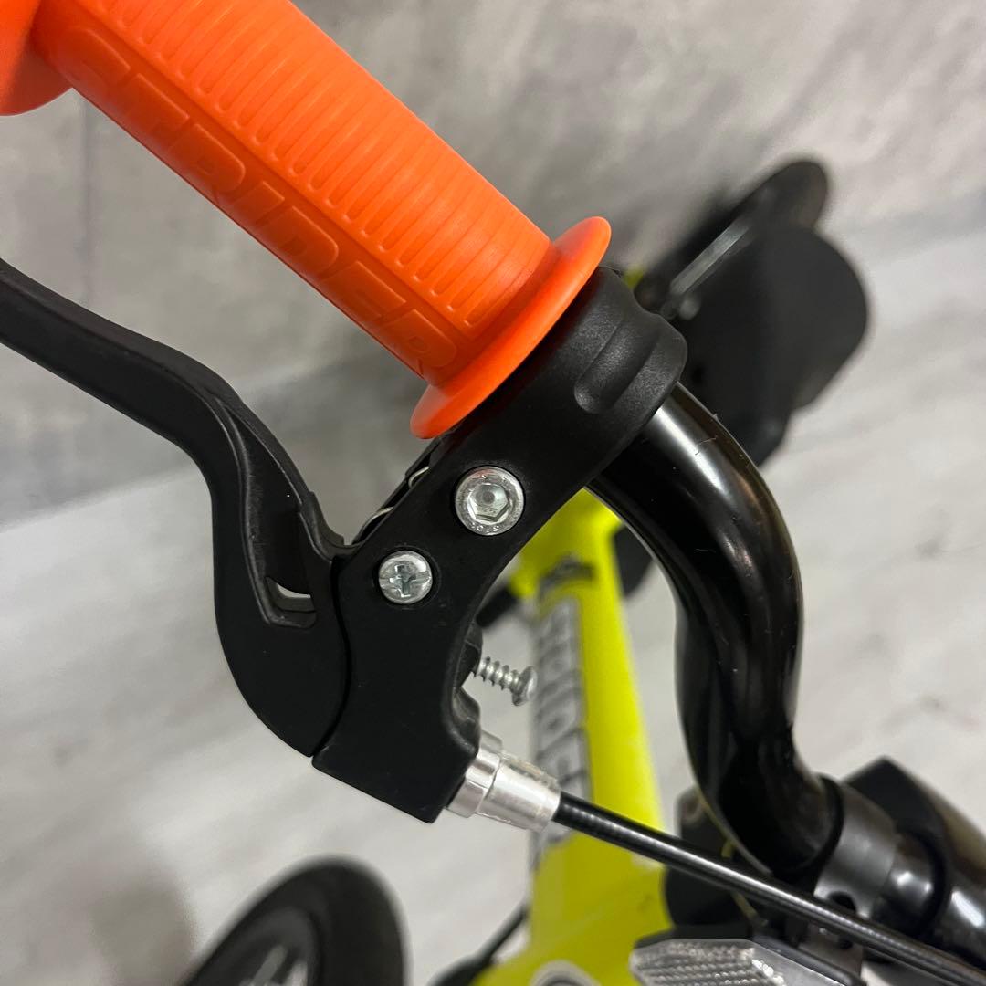 ライムイエローSTRIDER