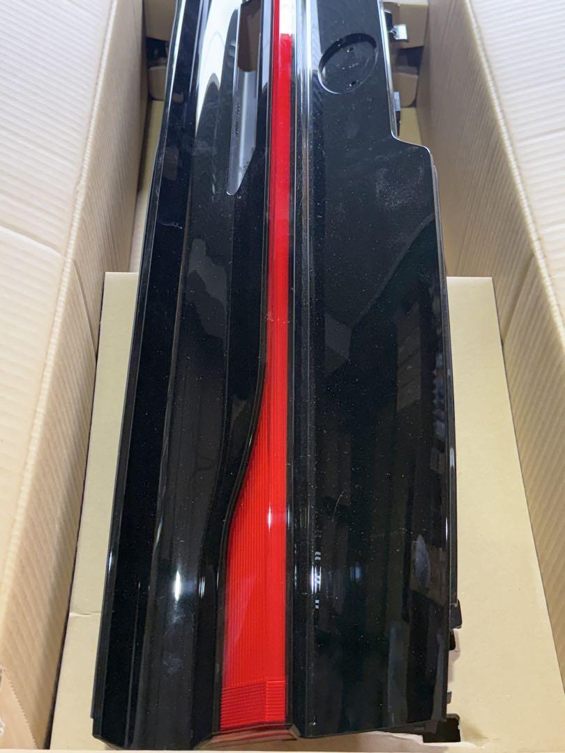 TOYOTA　60 プリウスzグレード　テール　一式　ブラック