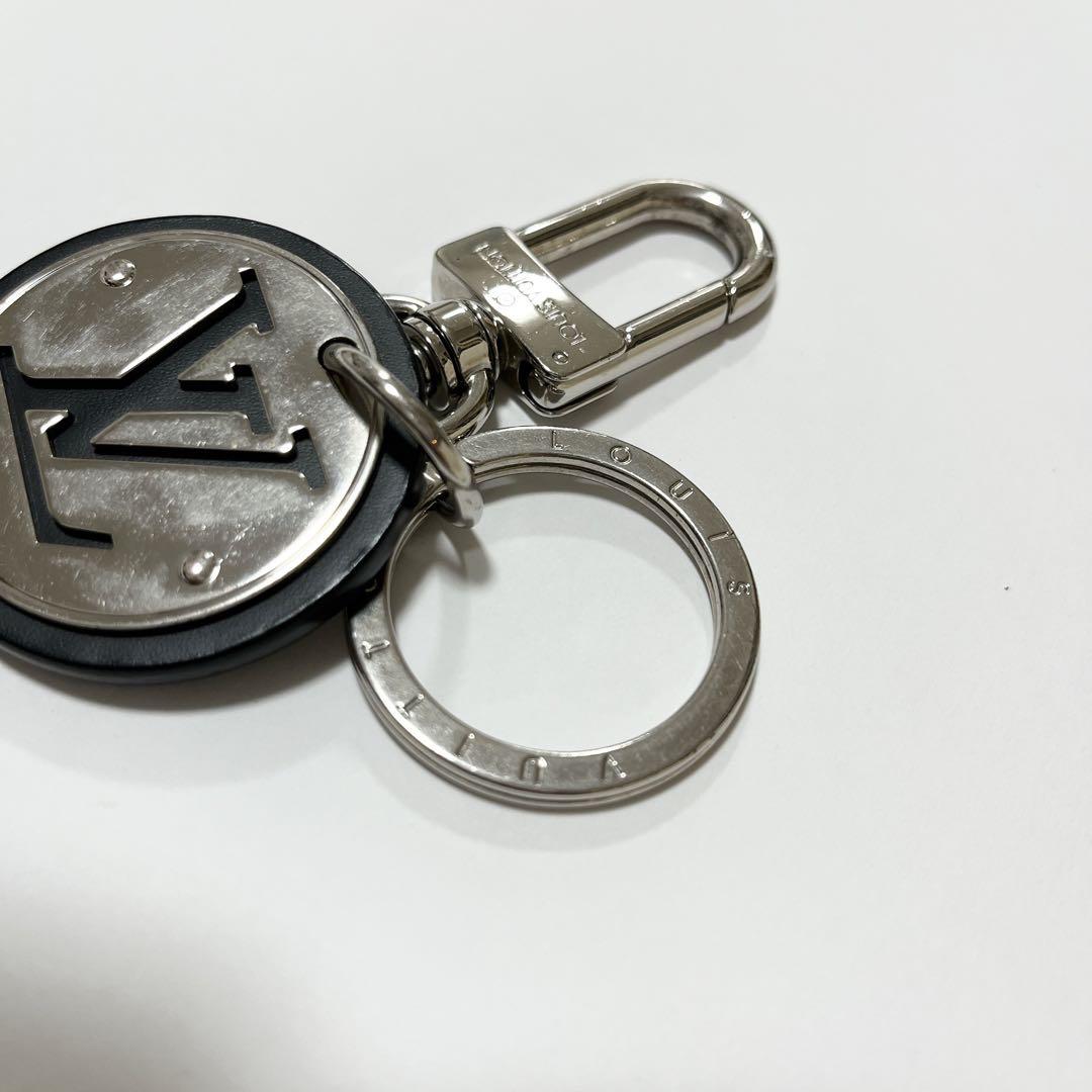 ルイ・ヴィトン  LV カット サークル キーホルダー  M67362