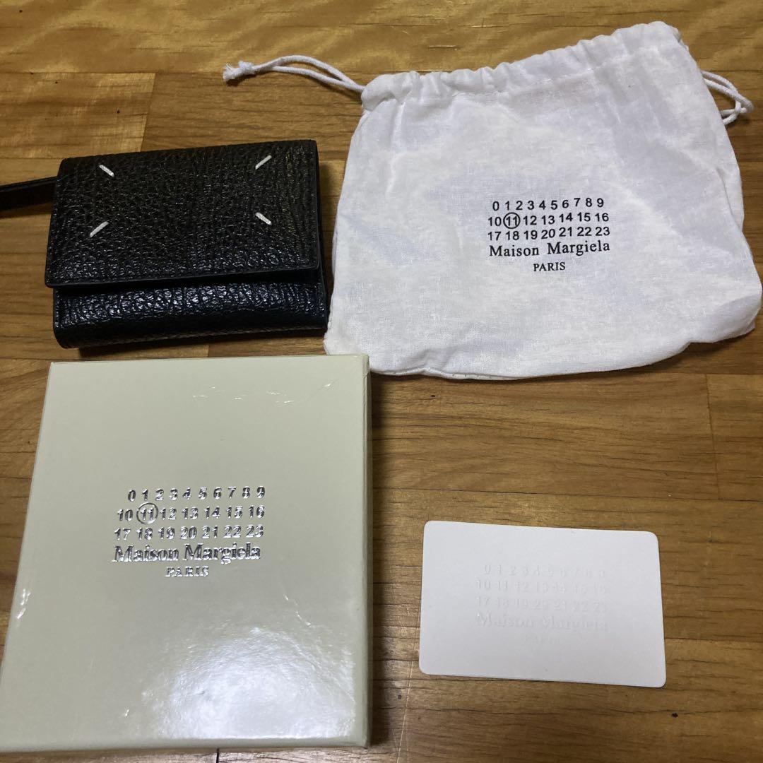 メゾンマルジェラ　三つ折り財布