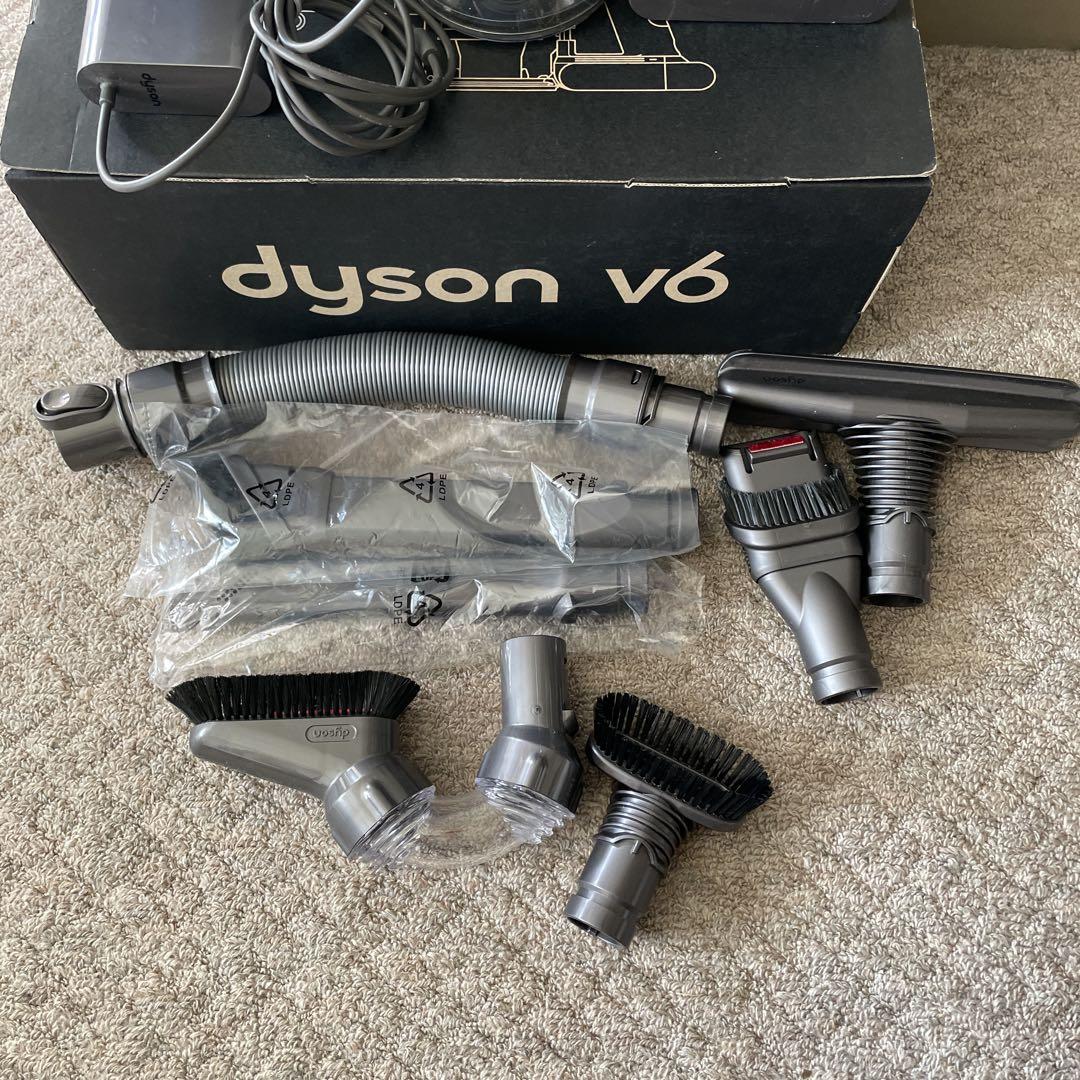 dyson v6 ハンディクリーナー 各種ノズル付き　美品