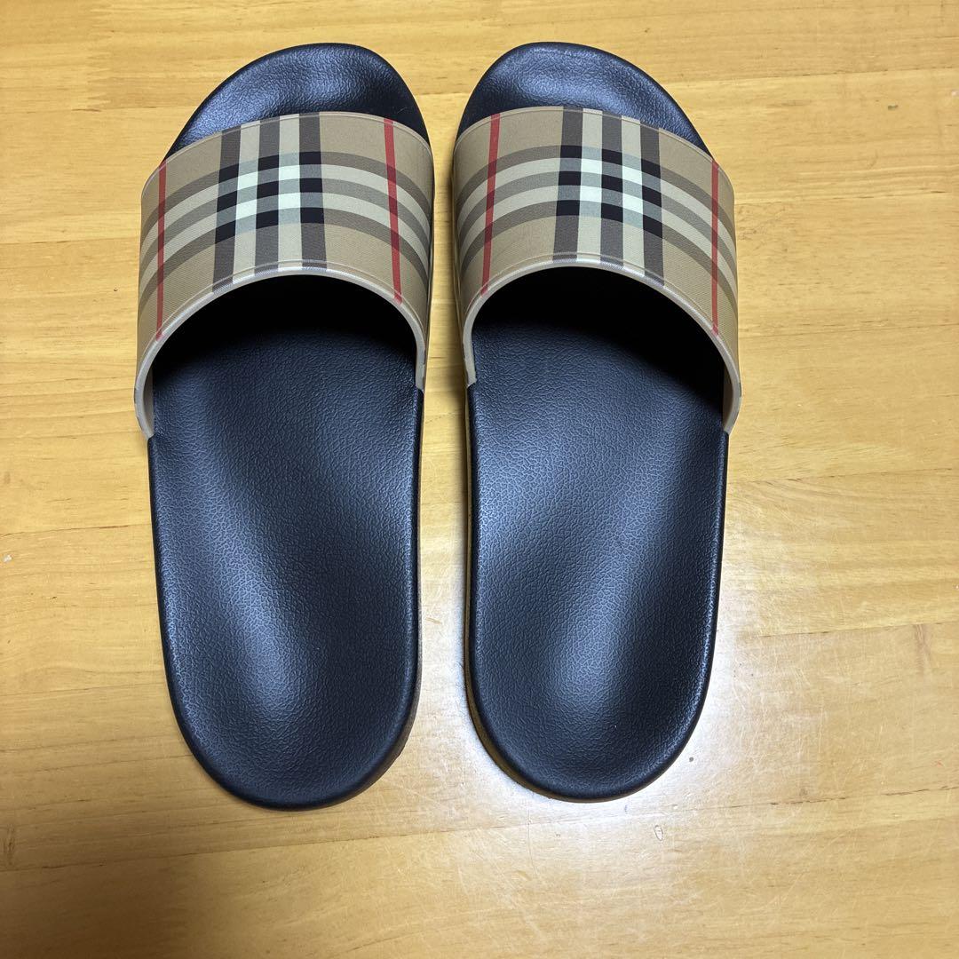 Burberry チェック柄 スライドサンダル - メルカリ
