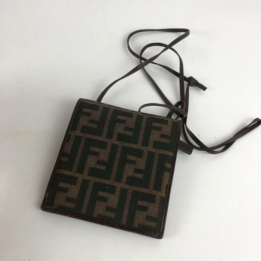 FENDI フェンディ ズッカ柄 ショルダーバッグ レディース ブランド