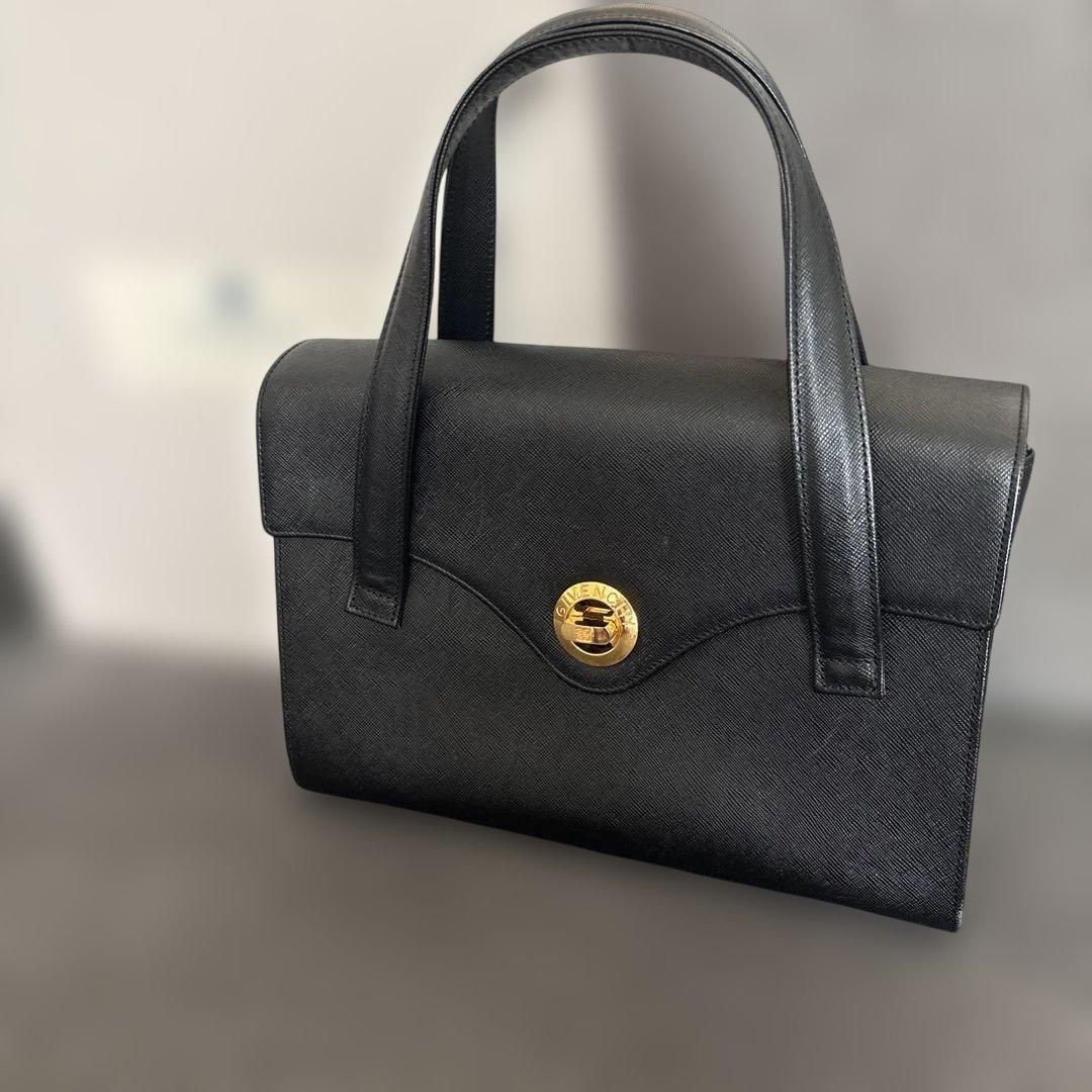 【関税込/国内発】 ♥♥GIVENCHYトップハンドバッグ 美品✨♥️GIVENCHY♥️ ジバンシィ トップハンドル