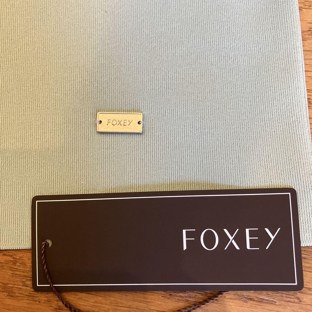 専用　新品　フォクシー　ノースリーブトップス　グリーン 専用 新品 フォクシー ノースリーブトップス グリーン