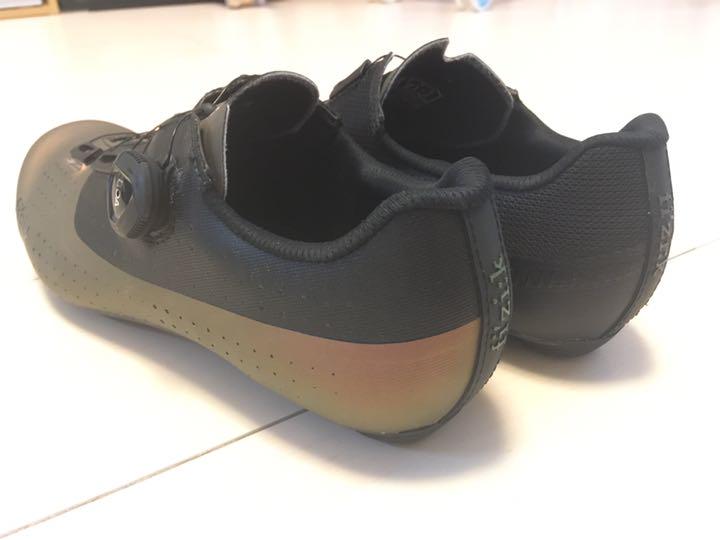 送料無料格安 Fizik TEMPO R4 IRIDESCENT ビンディングシューズ OrsdH-m43648462777 HOT格安
