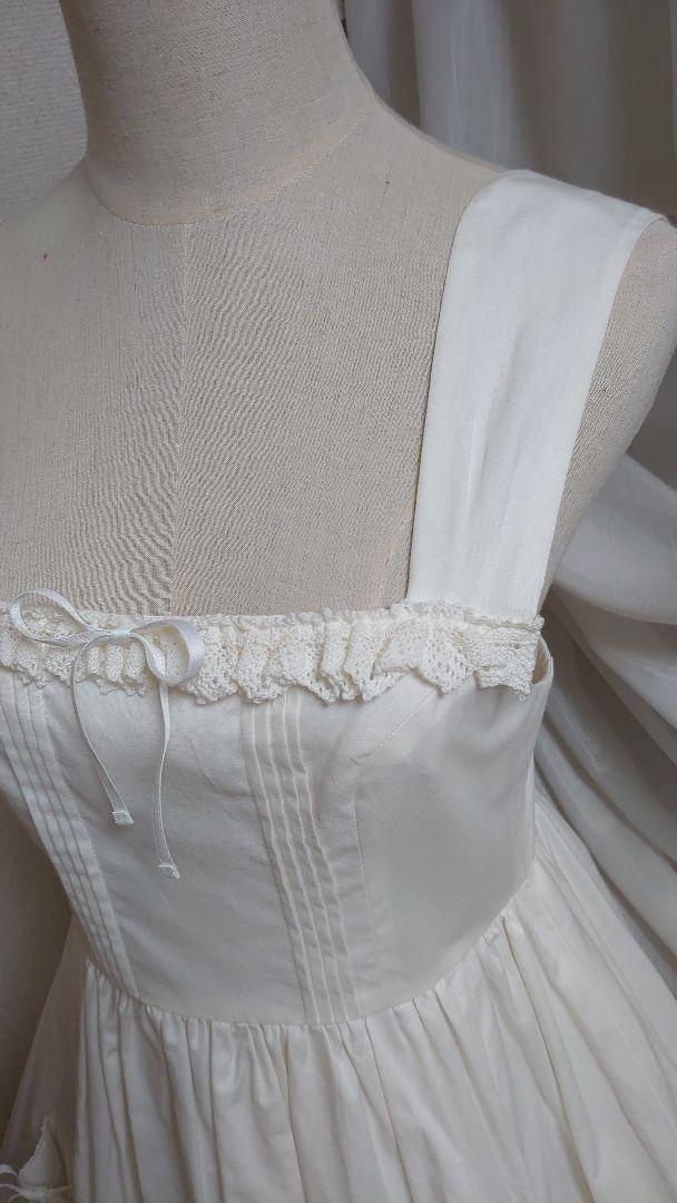 新入荷 Victorian maiden/コットンレースピンタックタブリエ オフホワイト ワンピース