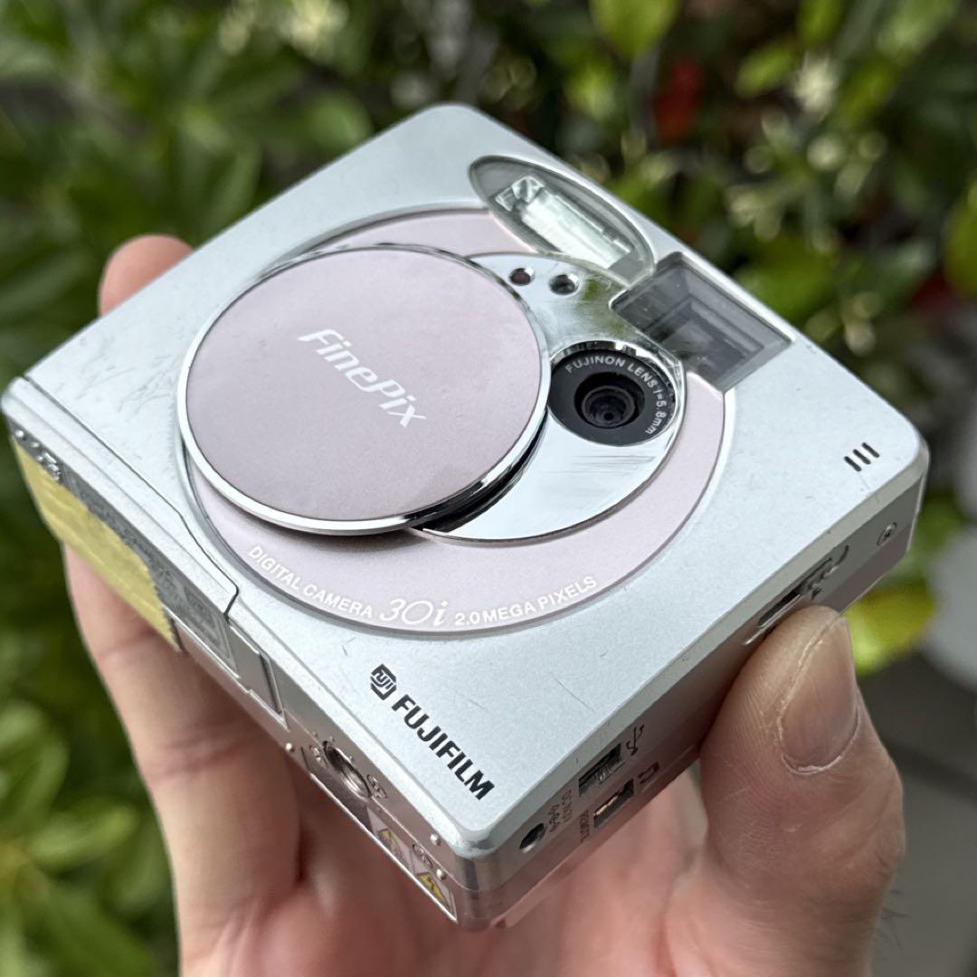 ☆動作OK FinePix 30i ピンク 乾電池式 カード付き 難あり