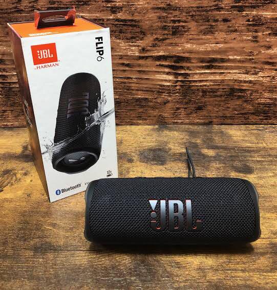 JBL Flip 6 ポータブルウォータープルーフスピーカー Black JB…