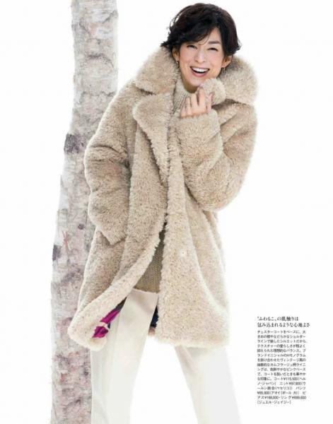 新品同様☆2023HERNO☆テディベアコート☆鈴木保奈美さん着用 新品同様☆2023HERNO☆テディベアコート☆鈴木保奈美さん着用
