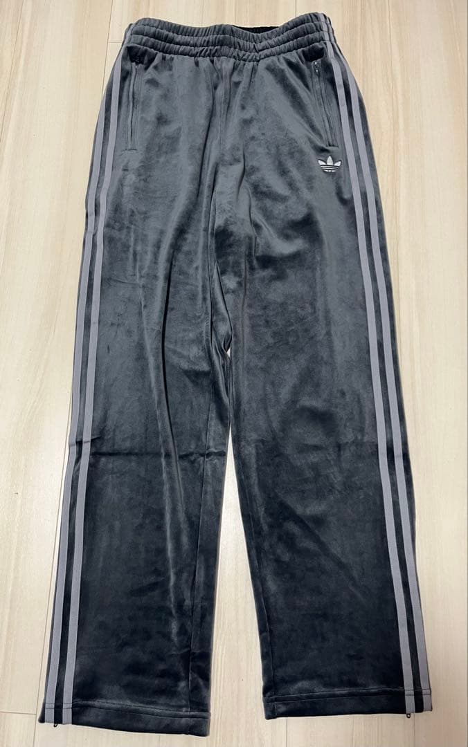アディダス ファイヤーバード トラックパンツ ベロア ダークグレー SサイズS adidas originals