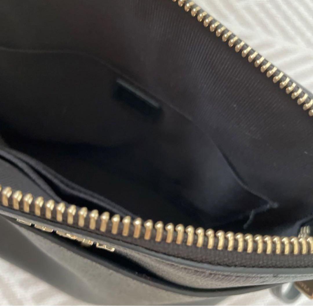 FURLA 黒 レザー ショルダーバッグ