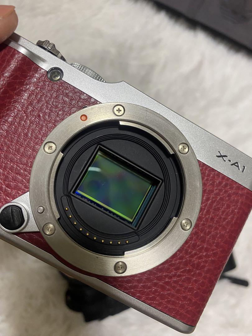 FUJIFILM X-A1 レッド　レンズ付き