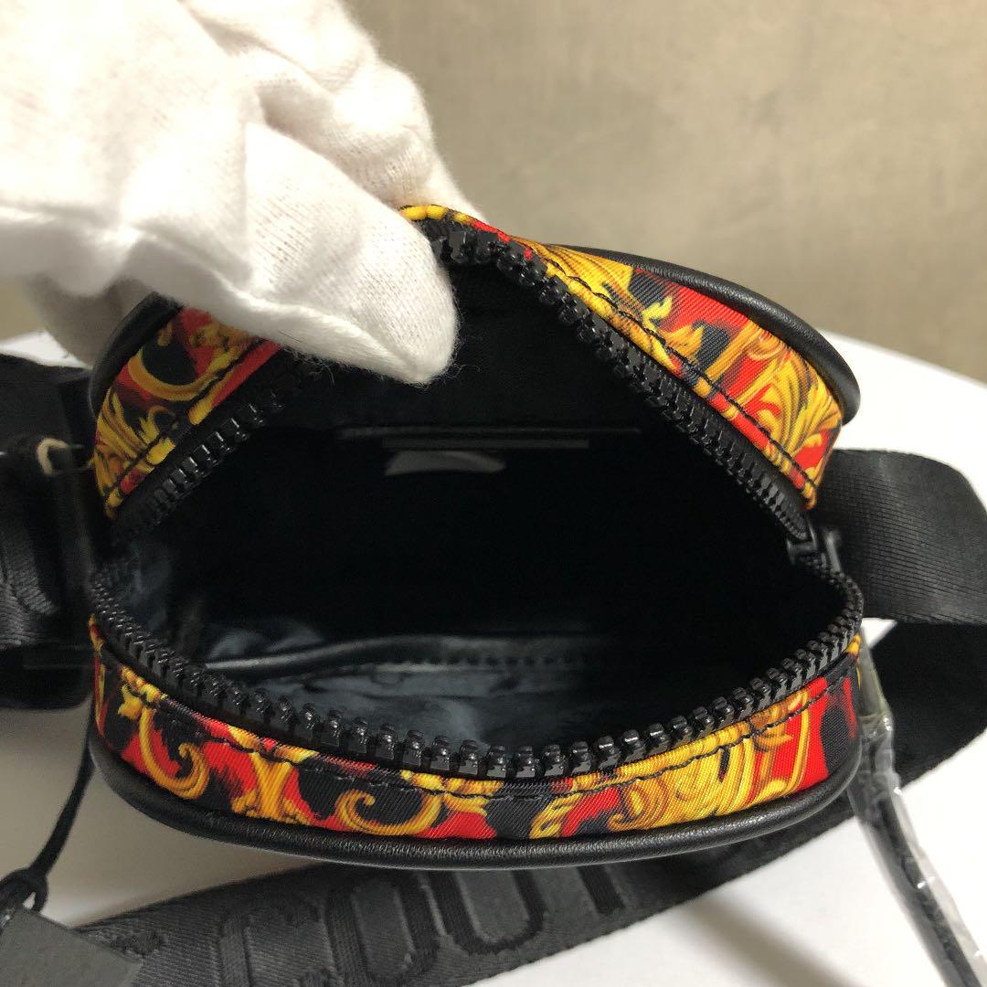 超激得通販 VERSACEJEANSCOUTUREヴェルサーチショルダーバッグ グレー k7qcb-m43706562321 全国無料