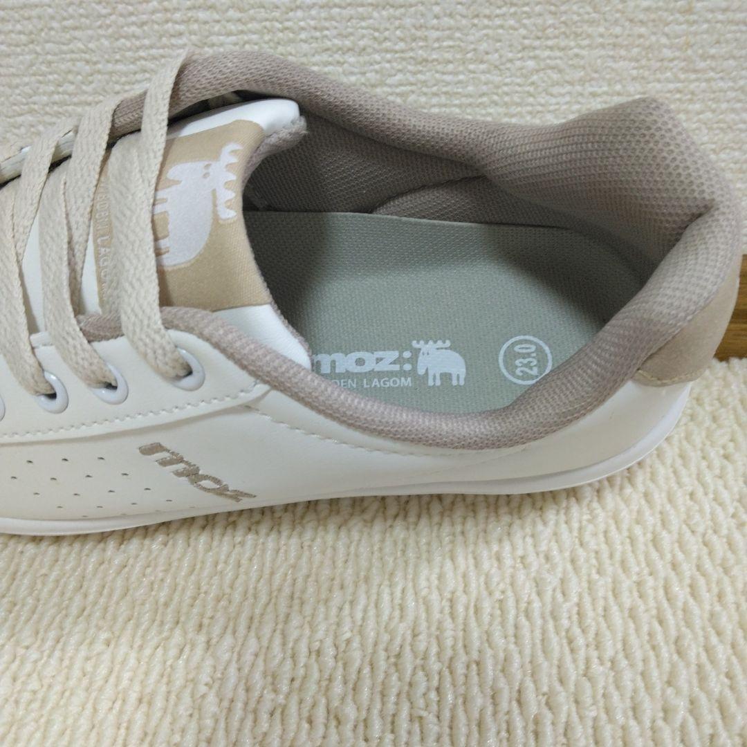 moz モズ　新品未使用　スニーカー ホワイト/ベージュ23㎝ 靴