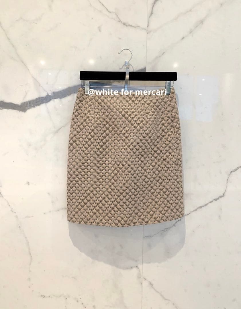 カナダ お上品な艶ジャカードお膝丈スカートプレゼント 桜ピンクの光沢M