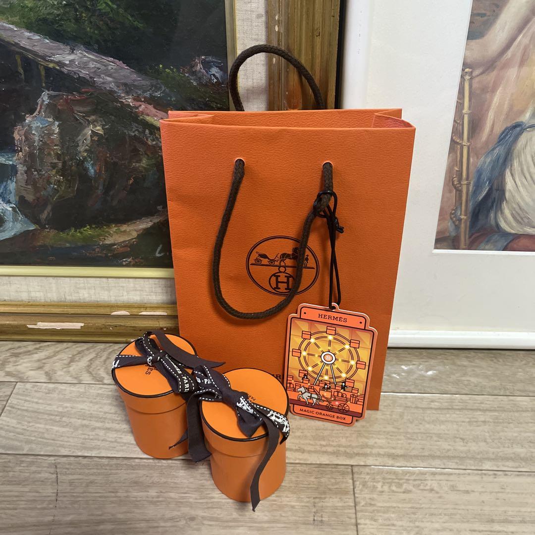 HERMES オレンジ ギフト袋とツイリー箱 - メルカリ