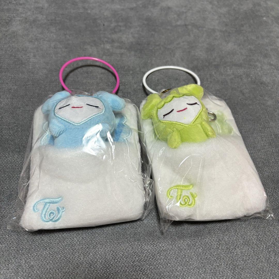TWICE ふわもこおすわりぬいぐるみ おふとんリールパスケース