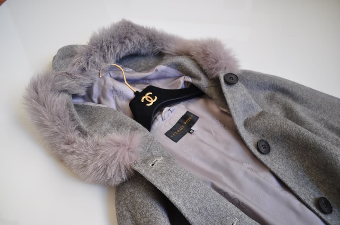 シトラスノーツ カシミヤ100%×フォックスファー マントコート グレー シトラスノーツ カシミヤ100%×フォックスファー マントコート グレー